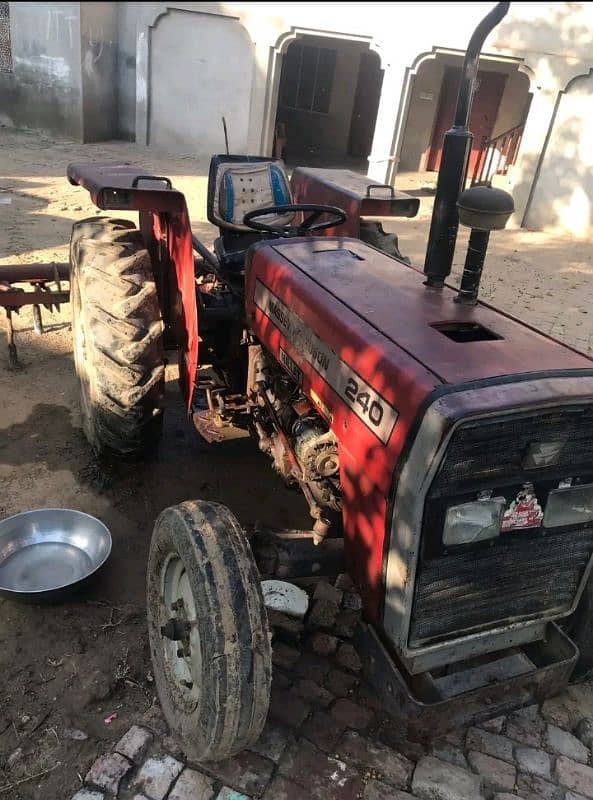 good condition tractor 1