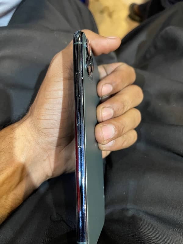 iPhone 11 Pro Max 0