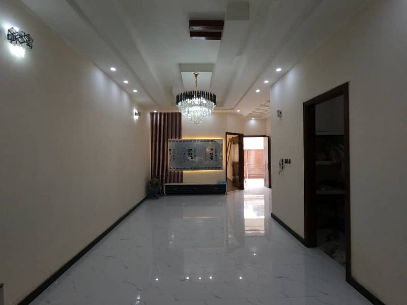 Aesthetic Prime Location House Of 313 Square Yards For Sale Is Available 19