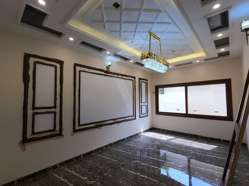 Aesthetic Prime Location House Of 313 Square Yards For Sale Is Available 21