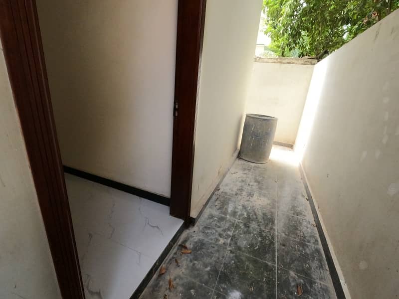 Aesthetic Prime Location House Of 313 Square Yards For Sale Is Available 31