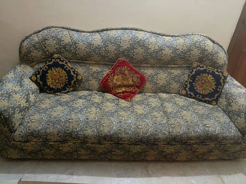 Sofa for sale 0