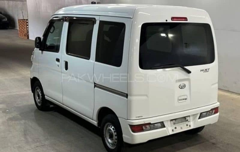 Daihatsu Hijet 2019 1