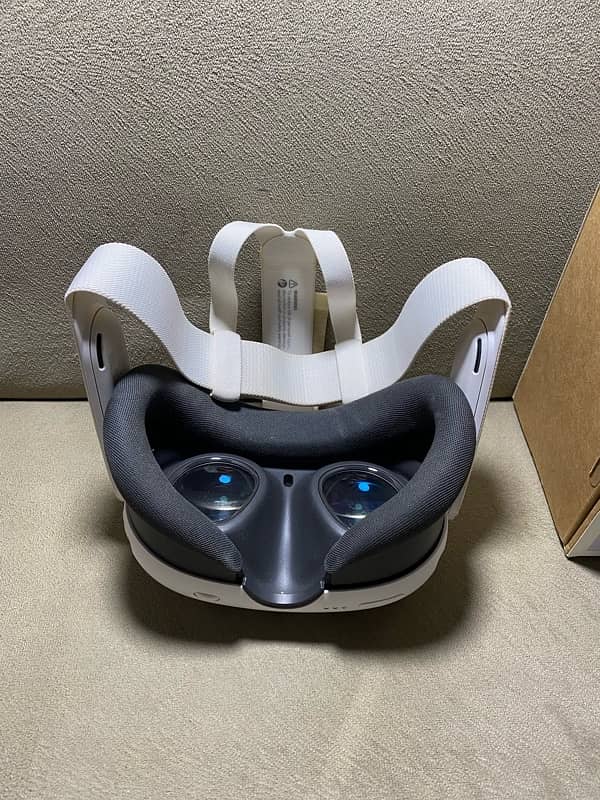 Meta Quest 3 VR Brand New with extra accessories For Sale 7