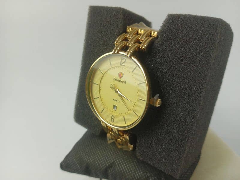 A beautiful golden Couple watch. 4