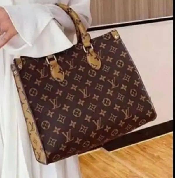 coded bag lv on the go. excellent condition 1