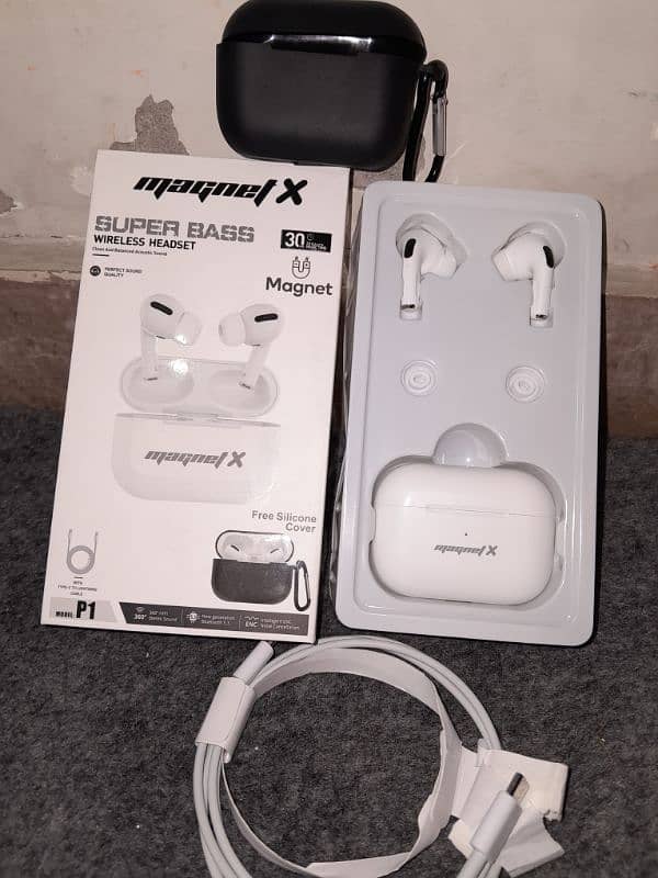 Magnet x Super Bass Wireless Headset 0