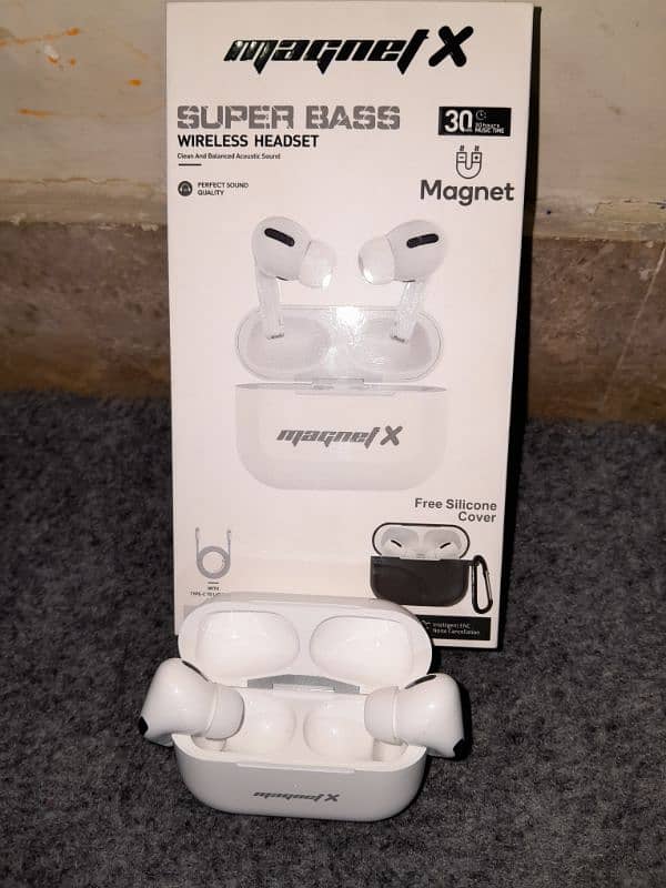 Magnet x Super Bass Wireless Headset 1