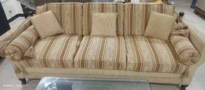 7 seater Elegant hardly used sofa set