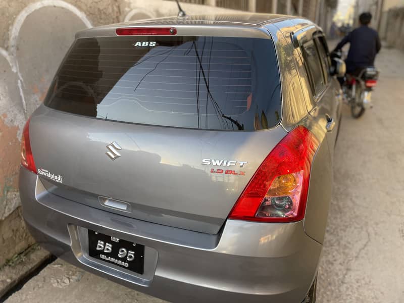 Suzuki Swift 2014 1.3 DLX 2