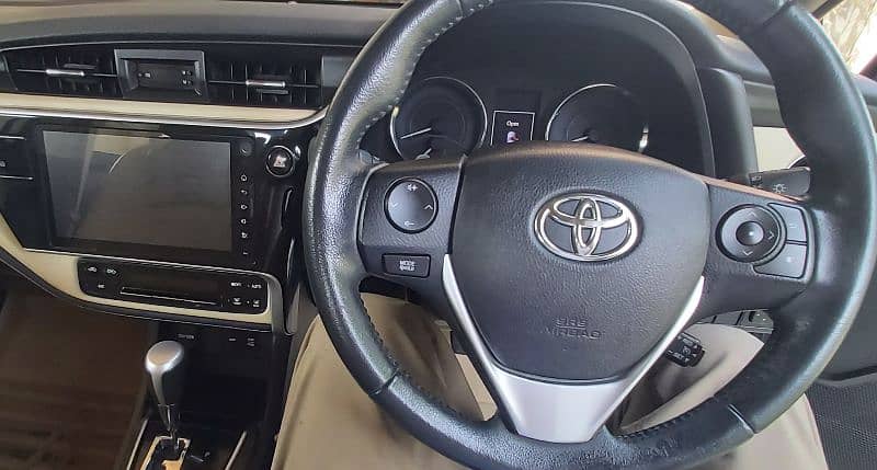 Toyota Corolla Altis 2017 Grande 2