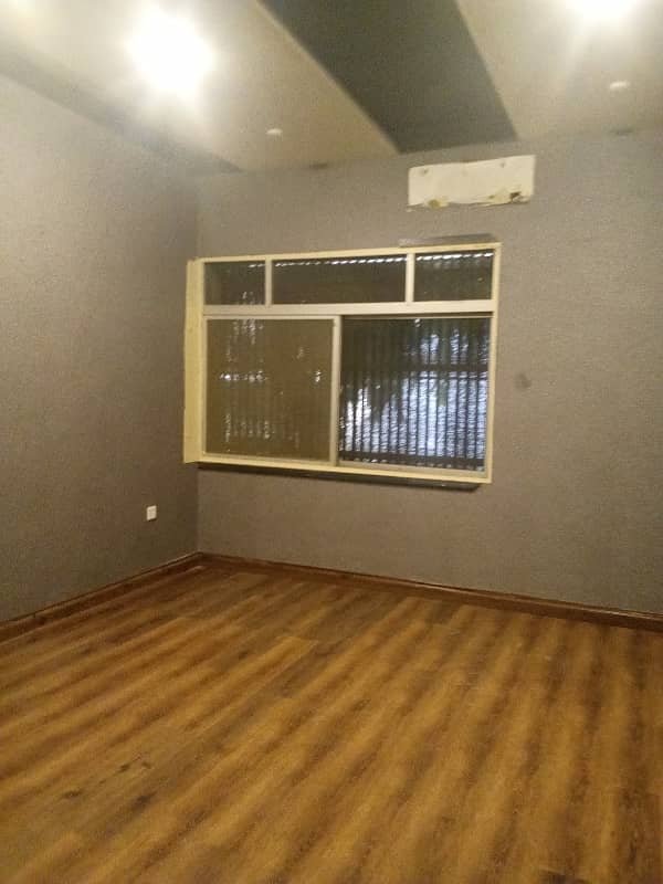 400 SQUARE YARDS GROUND FLOOR AVAILABLE FOR SILENT COMMERCIAL OFFICE USED 3