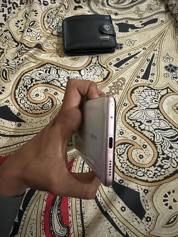 Vivo y51 for sale with charger and cable 5