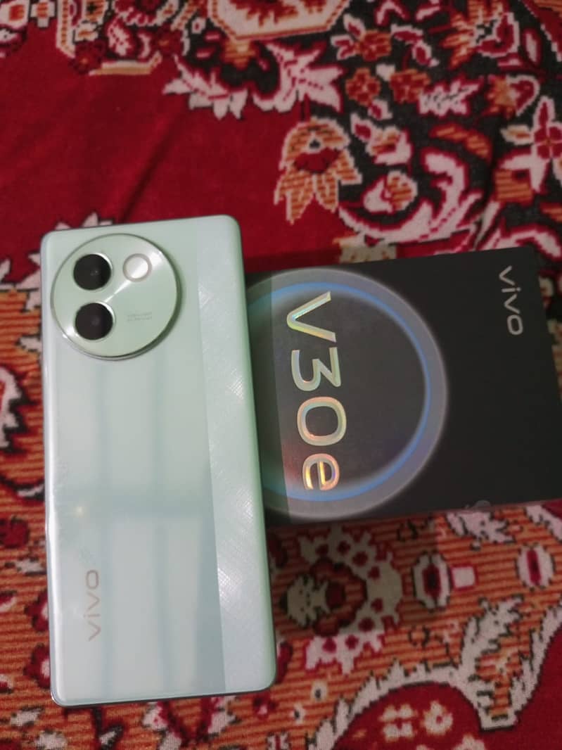 Vivo V30e for sale Urgent 8/256 8 month varrinty left 1