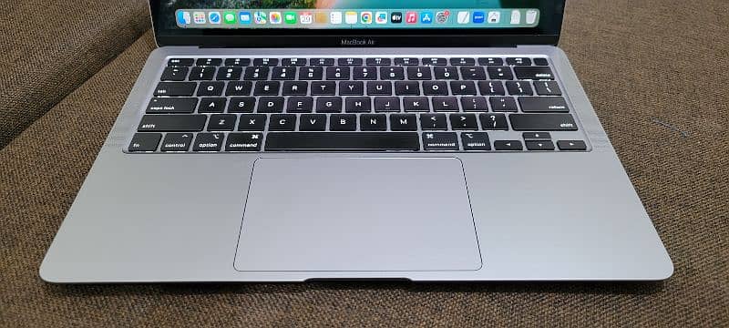 Apple Macbook Air 2020 i3 8