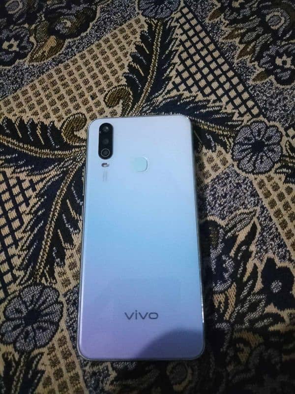 vivo y 17 8 256 0