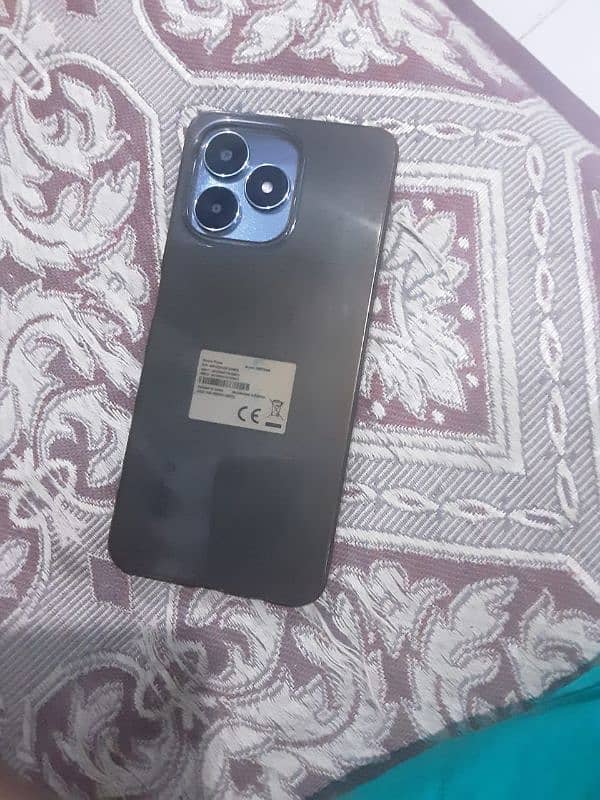 I sell this phone urgent but it's new condition 0