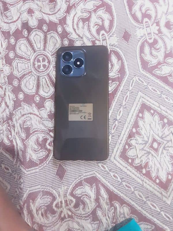 I sell this phone urgent but it's new condition 2