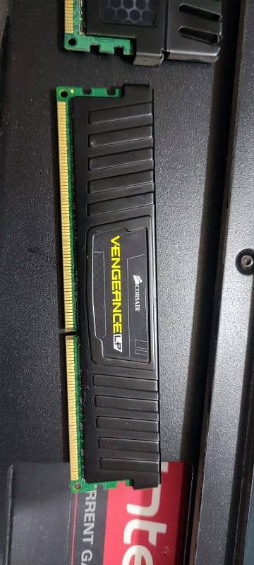 CORSAIR VENGEANCE DDR3 2*8=16GB RAMS FOR SALE 1