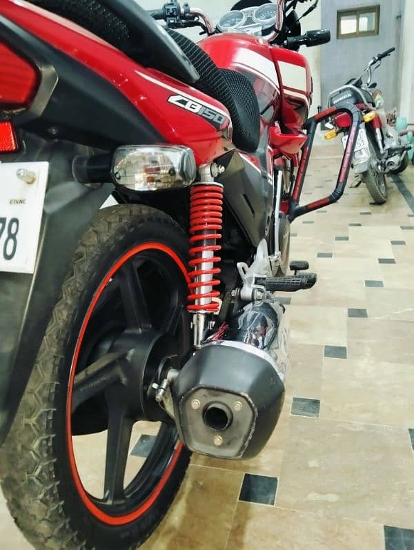 Honda CB 150 F excellent condition for urgent sale 1