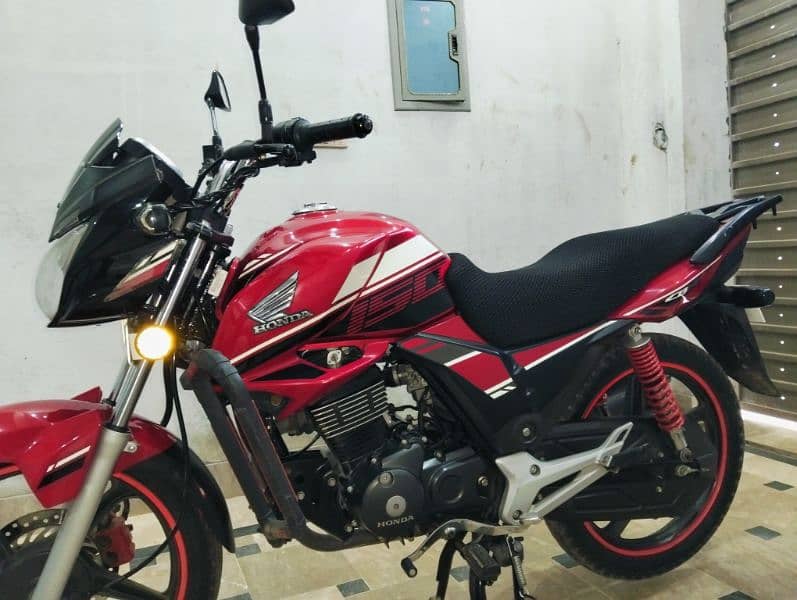 Honda CB 150 F excellent condition for urgent sale 6