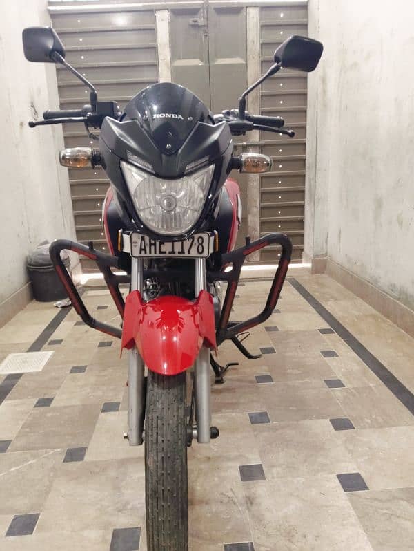 Honda CB 150 F excellent condition for urgent sale 8