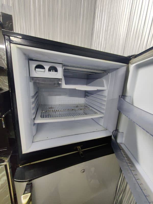 Pel Refrigerator Available in Good Condition 2