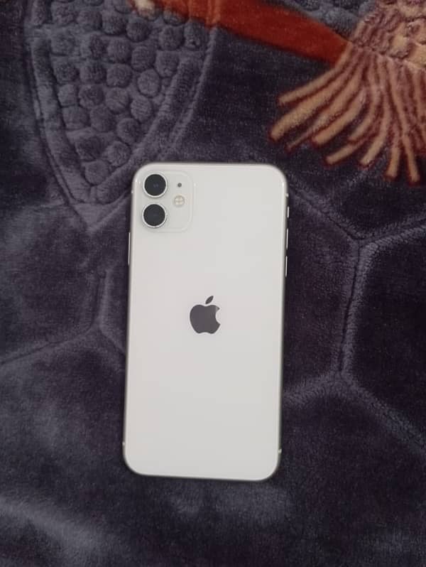 IPhone 11 mint condition urgent sale because of need 3