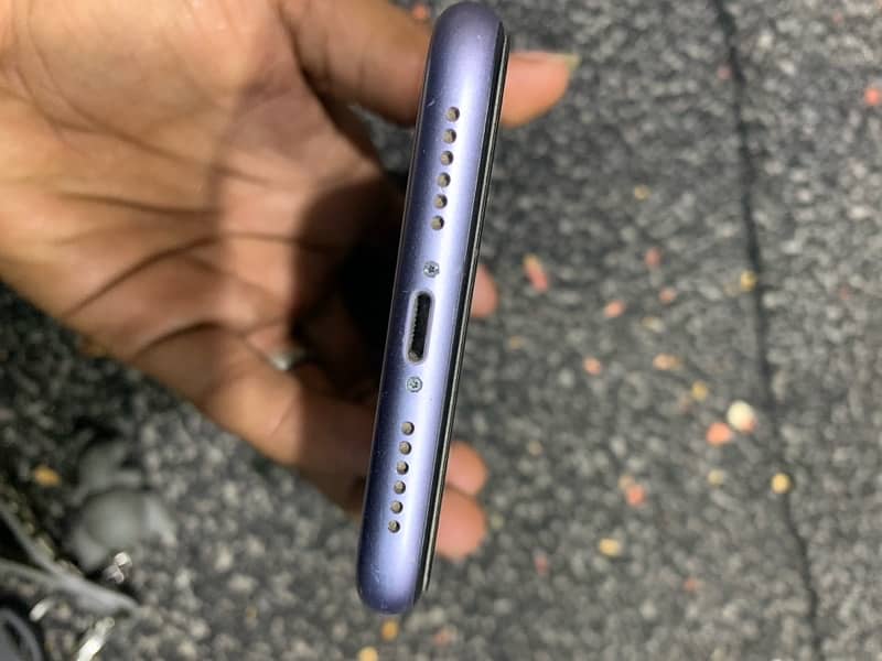 iPhone 11ofishal pta 4