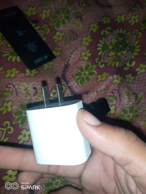 iphone charger 0