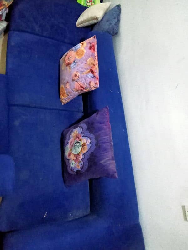 7 seater L-shaped Blue Velvet sofa 3