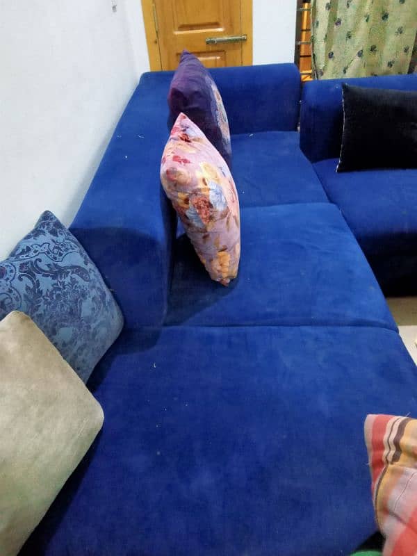 7 seater L-shaped Blue Velvet sofa 5