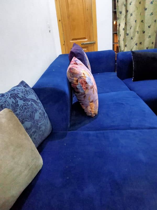 7 seater L-shaped Blue Velvet sofa 7