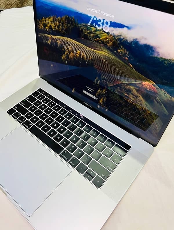 Macbook Pro 2017 16/1Tb 2