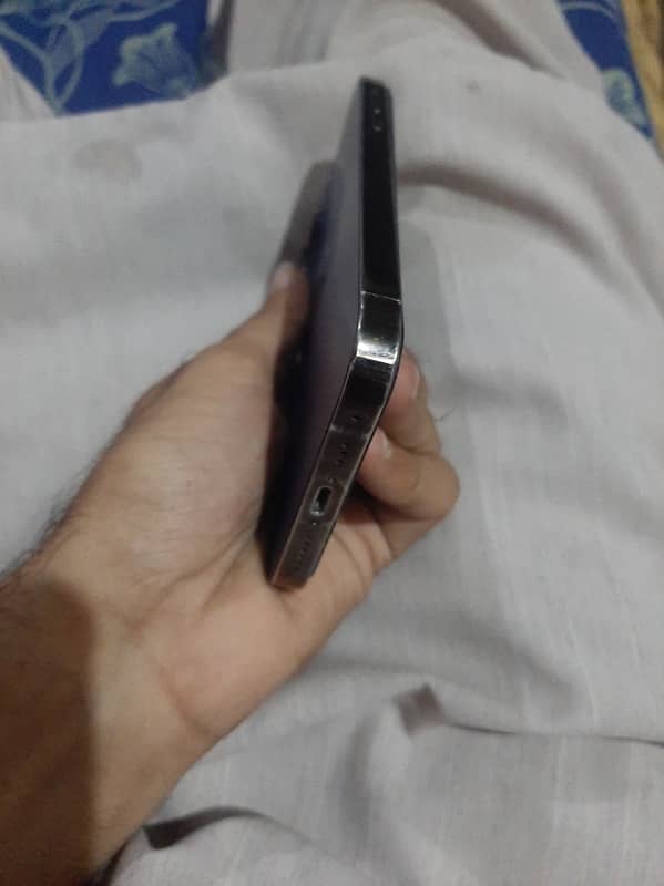 iPhone xr convert 14 pro  orignal body sim working 4 months NoN pta JV 1