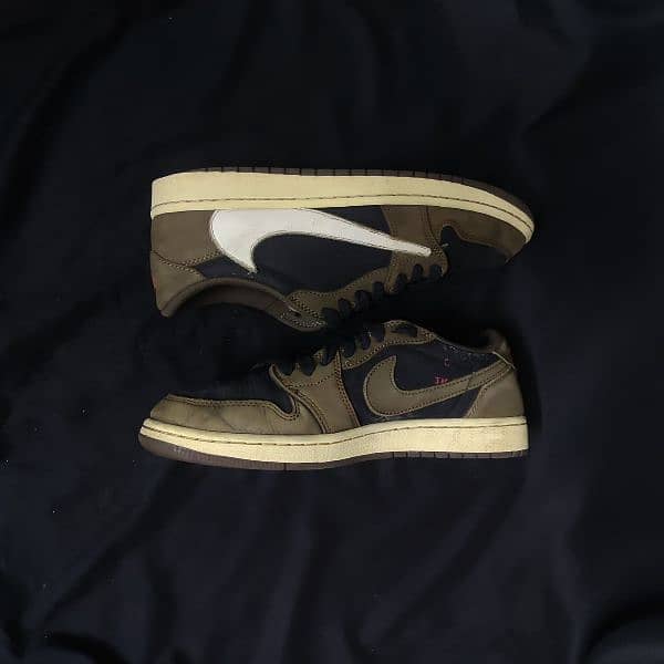 Nike Air Jordan 1 low travis Scott mocha 1