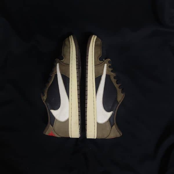 Nike Air Jordan 1 low travis Scott mocha 2