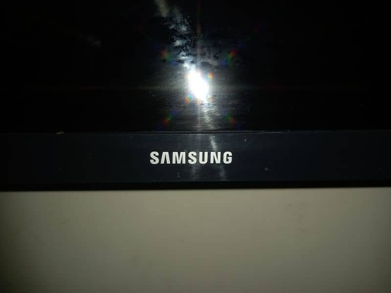 Samsung 32in LCD 0