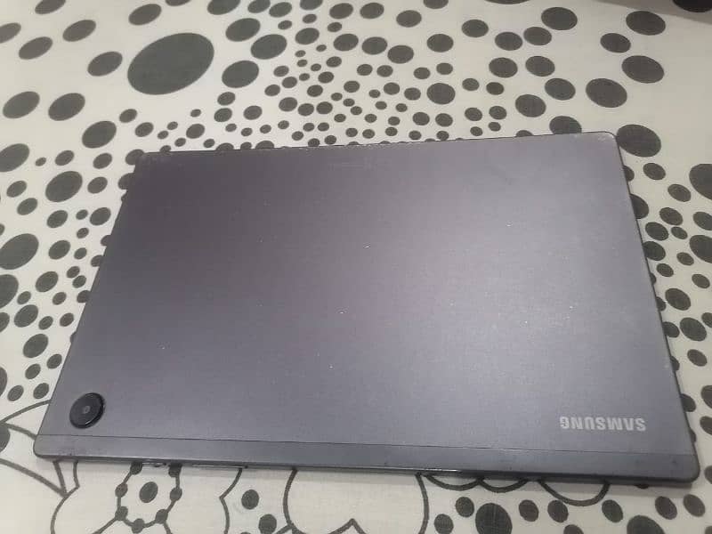 i am selling my tab samsung A8 8