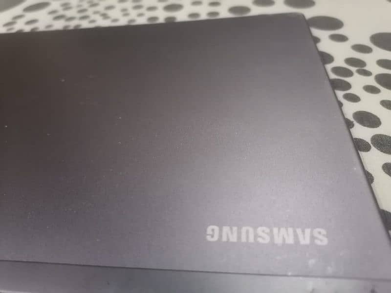 i am selling my tab samsung A8 9