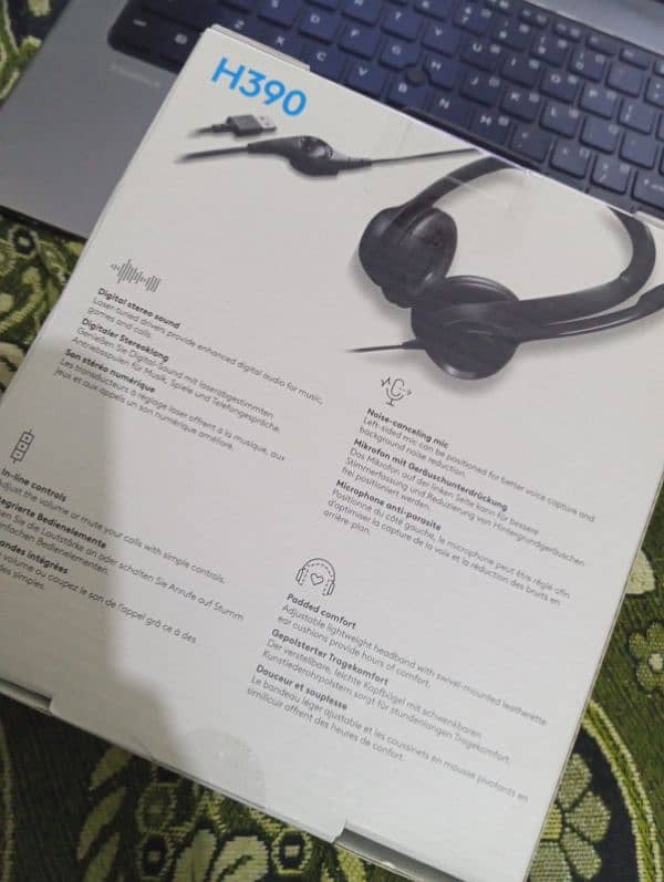 Logitech headphones H390 2