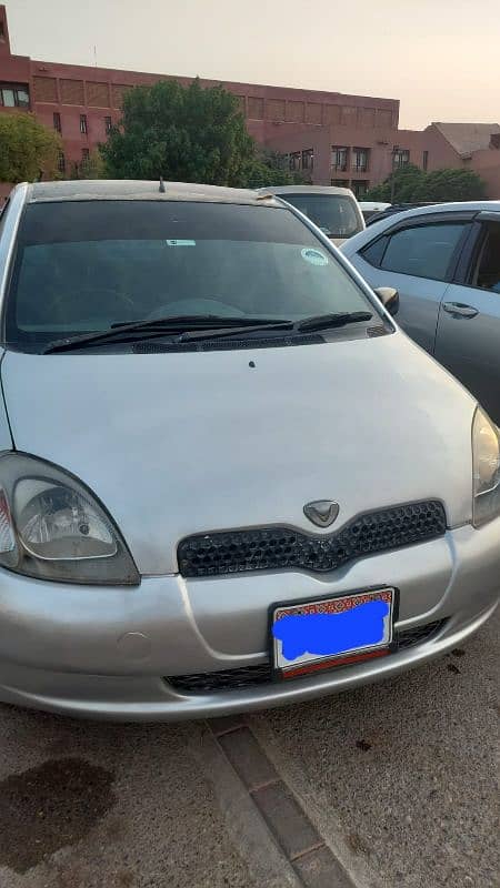 Toyota Vitz 2000 1