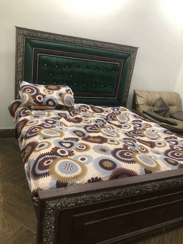 kiing size bed / double bed 3