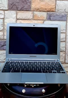 SAMSUNG 303C Chromebook laptop