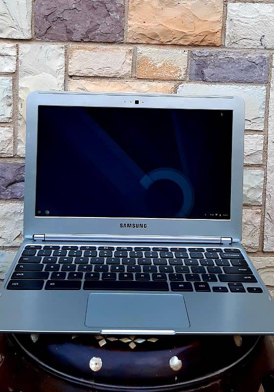 SAMSUNG 303C Chromebook laptop 0