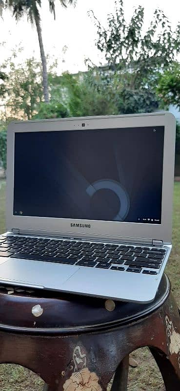 SAMSUNG 303C Chromebook laptop 1