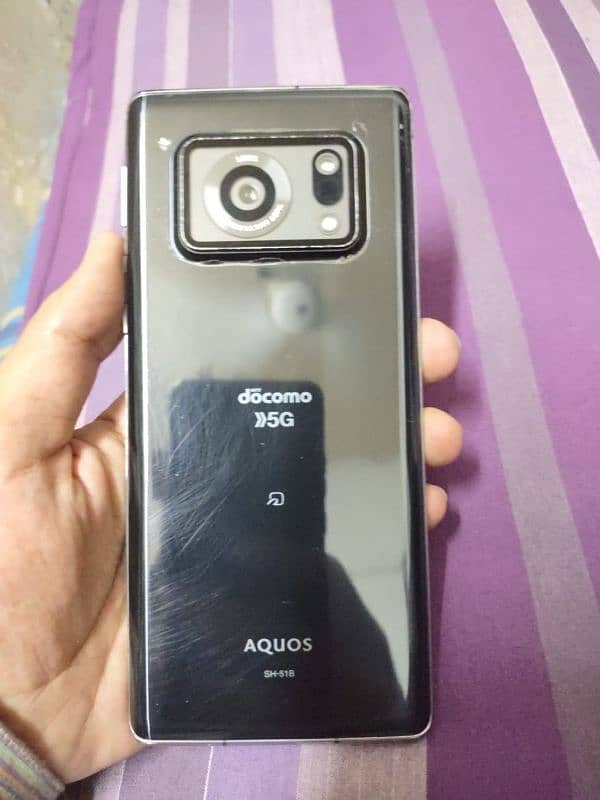 Sharp Aquos R6 1