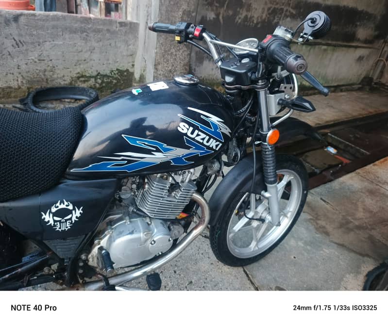 Suzuki GS 150 SE 2020 4