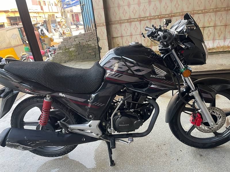 Honda CB150F 6