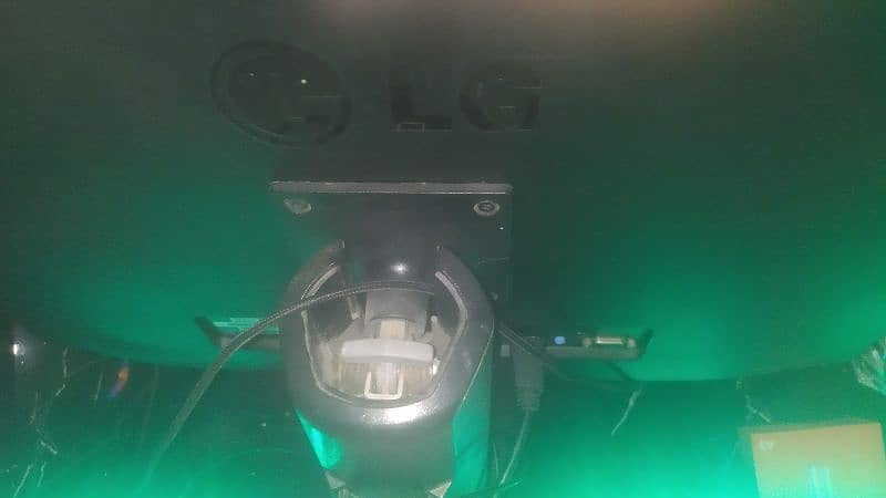 LG Led Monitor 22 Inch 4